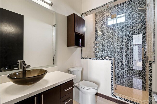 Building Photo - 32 May Dr