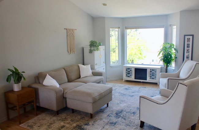 Building Photo - 4246 E 8th Ave