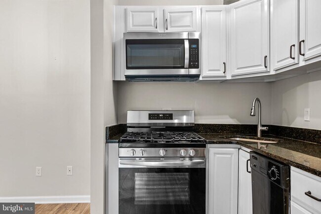 Building Photo - 2755 Ordway St NW