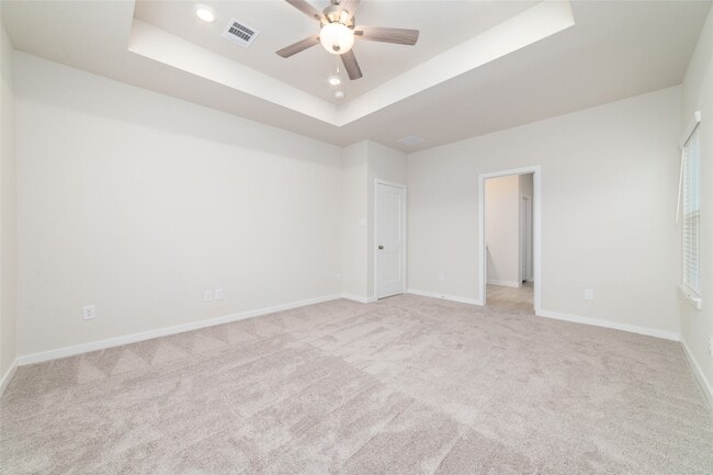 Building Photo - 5831 Westwood Shr Dr