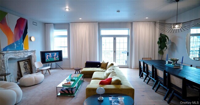 Building Photo - 249 Main St