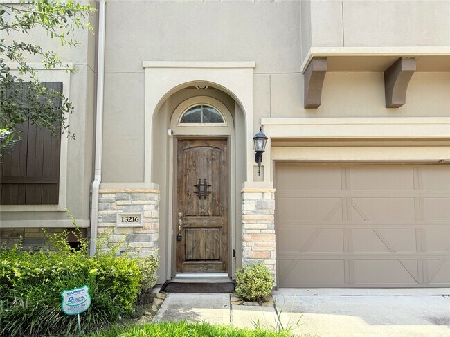 Primary Photo - 13216 Green Hills Dr