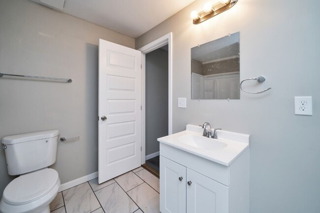 Building Photo - Move-In Ready 4BR with Renovated Interiors...