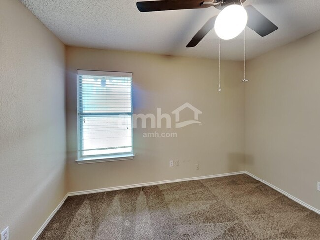 Building Photo - 8432 Odell St