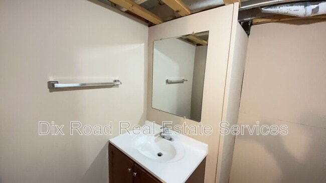 Building Photo - 717 N D St