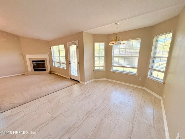 Building Photo - 15677 Moss Hollow Dr