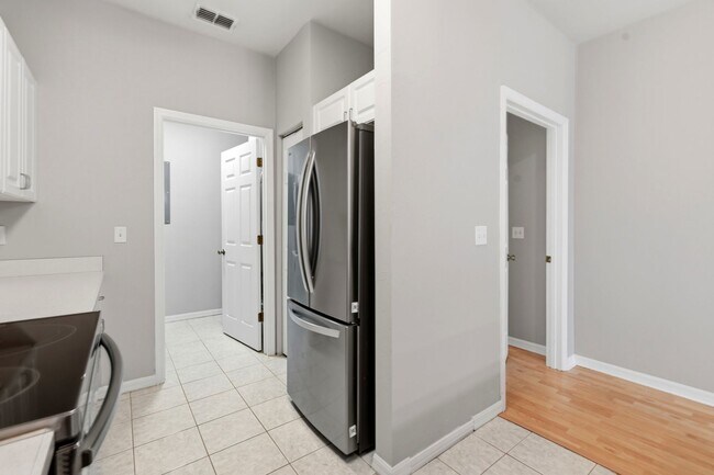 Building Photo - 162 SW 145th Dr