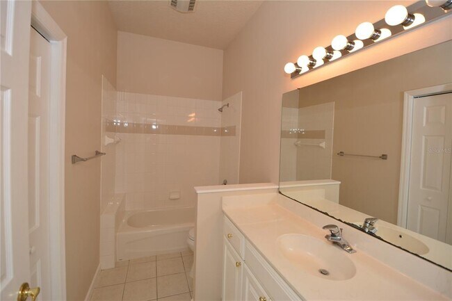 Building Photo - 56 Shinnecock Dr