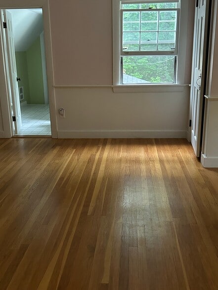 Building Photo - 172 Readfield Rd