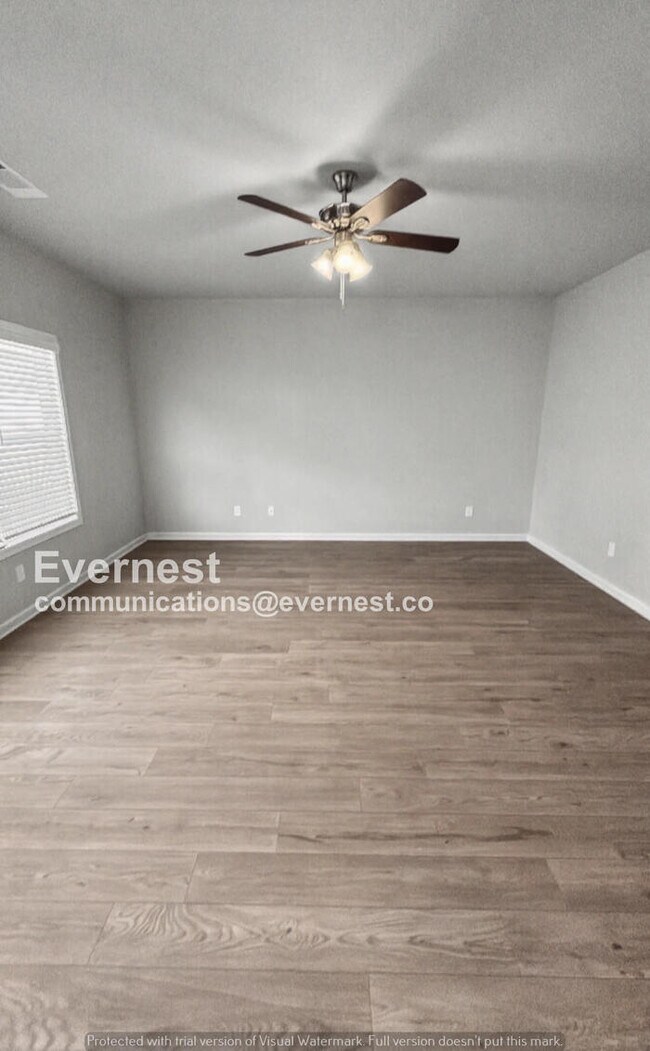 Building Photo - 3 Bed, 2.5 Bath Home with Garage / Pet-Friendly / Available Now!