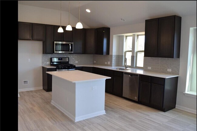 Building Photo - 2504 Caddo Canoe Dr