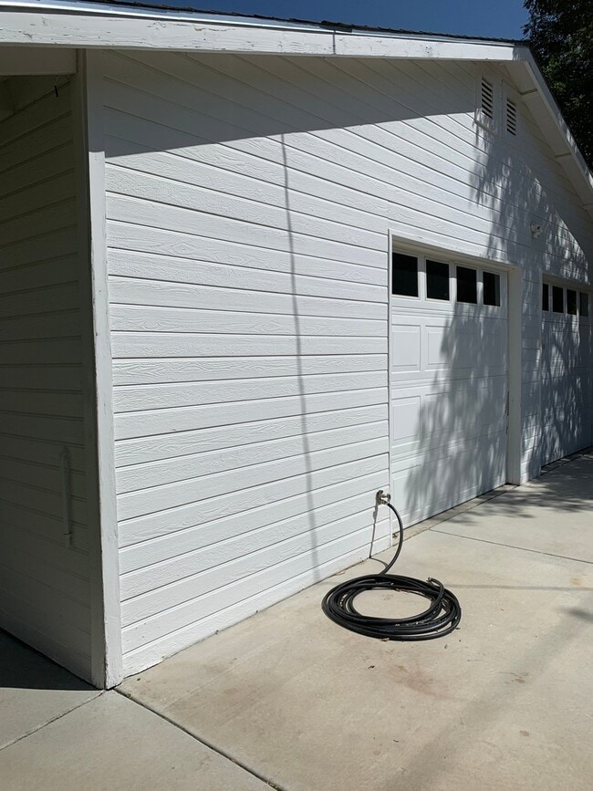 Building Photo - Studio