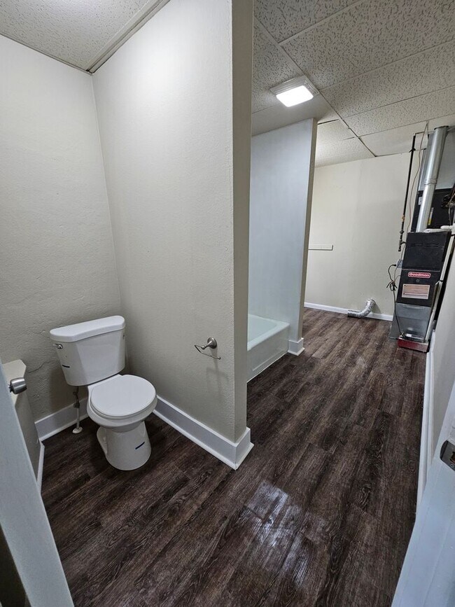 Building Photo - 114 N 7th St