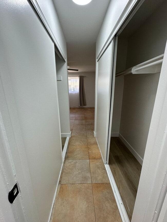 Building Photo - One Bedroom/One Bath FOR RENT!
