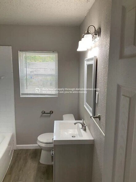 Building Photo - 4667 N Trenton Ave