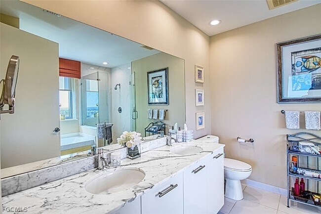 Building Photo - 3000 Oasis Grand Blvd