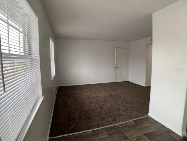Building Photo - 6510 Hackel Dr