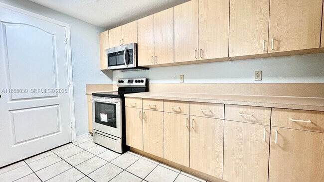 Building Photo - 120 SW Peacock Blvd