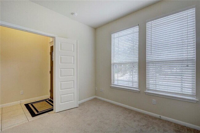 Building Photo - 12500 Piper Ct