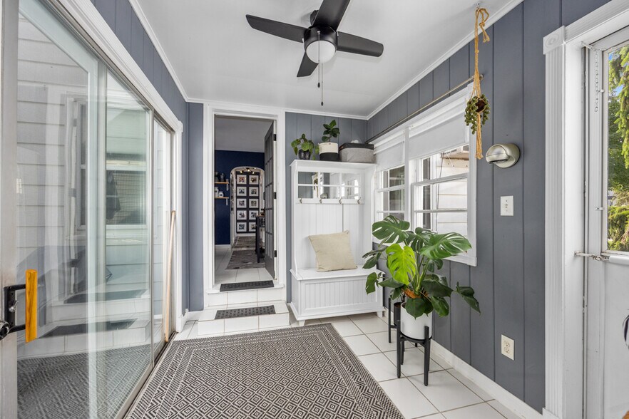 Breezeway - 507 Fontenelle St SE