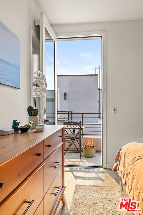 Building Photo - 3034 1/4 N Coolidge Ave