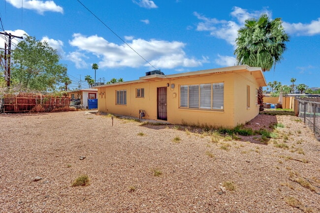 Building Photo - 1304 Rexford Pl