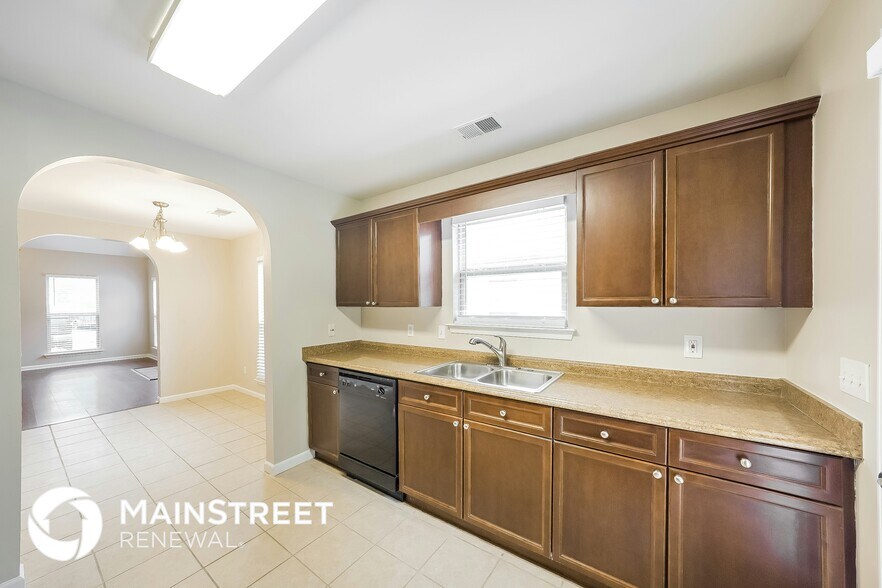 Building Photo - 485 Fox Run Cir