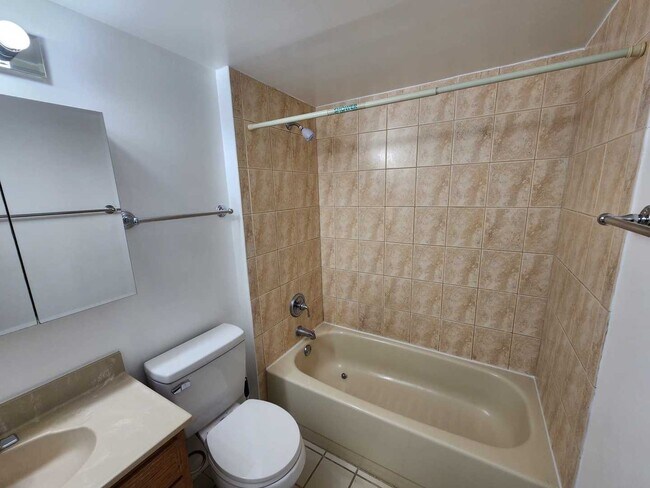 Building Photo - 1781 Algonquin Rd