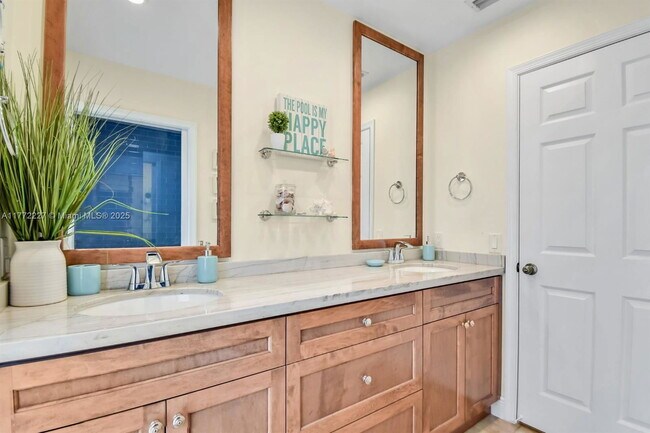 Building Photo - Verona Lake Drive, Weston, FL 33326 - 4 BR 2.5 BA single-family home