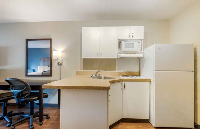 Building Photo - Furnished Studio-Charlotte - University Place