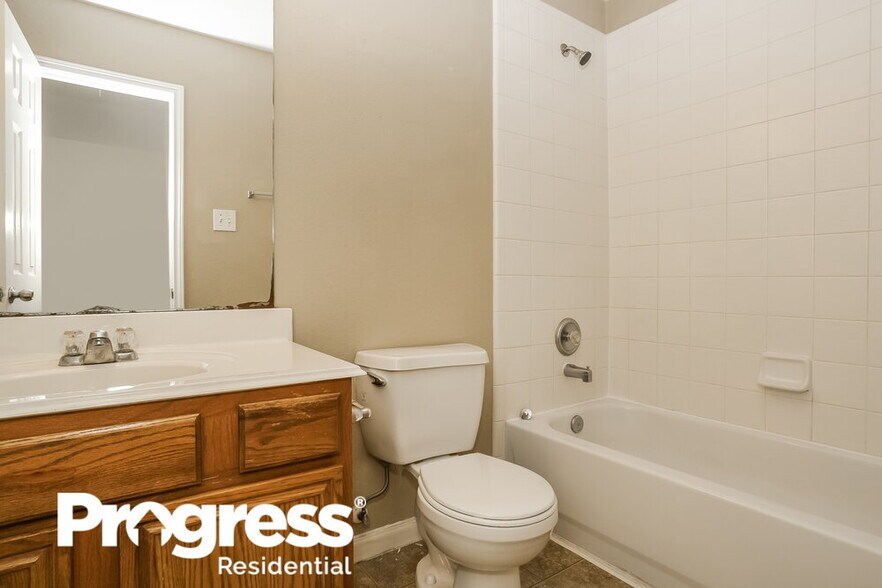 Building Photo - 15527 Lady Shery Ln