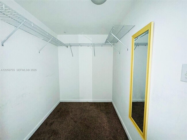 Building Photo - 2101 Brickell Ave