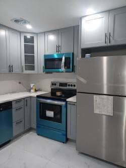 Building Photo - 56-21-56226 226th St