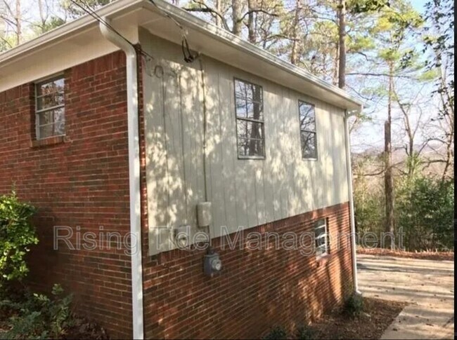 Building Photo - 245 Tanglewood Cir NE