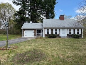 Building Photo - 3 Crescent St