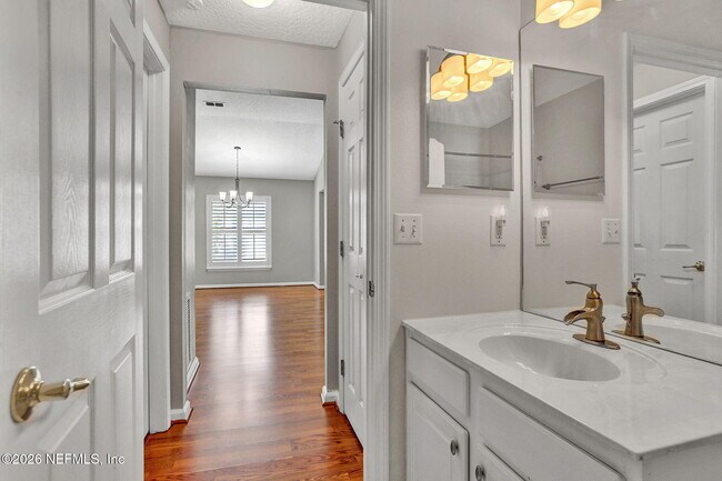 Building Photo - 1325 Fairway Village Dr