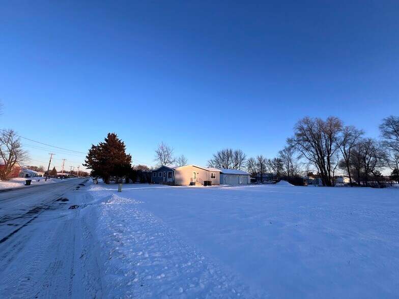 Building Photo - 1105 Minnesota St