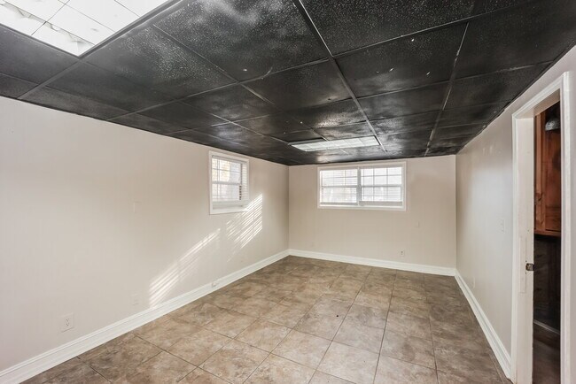 Building Photo - 1216 Gallatin Ct