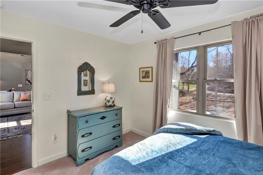 Building Photo - 196 Grayson Point