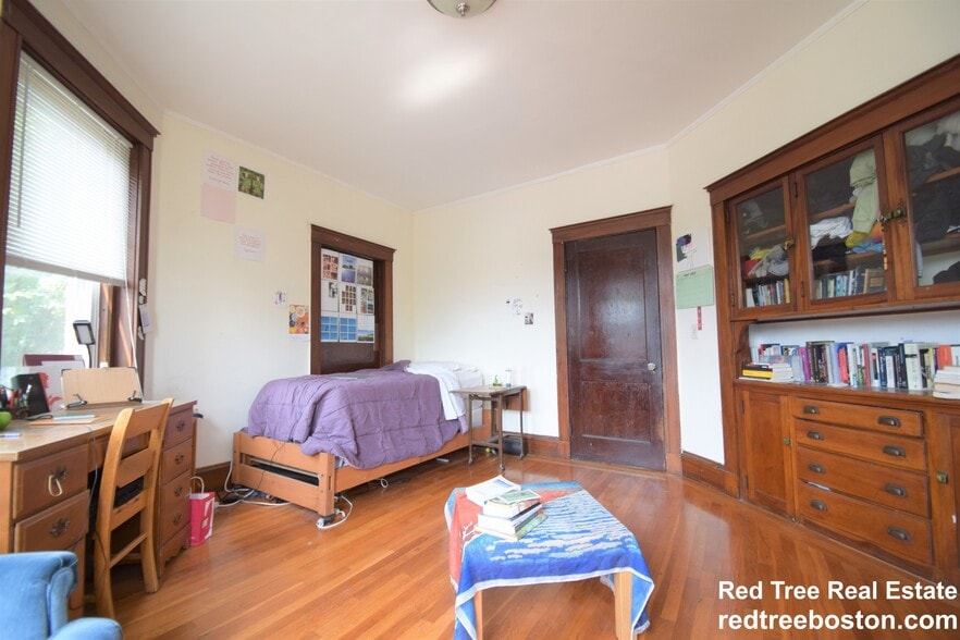 Building Photo - 1725 Commonwealth Ave