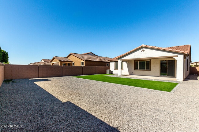 Building Photo - 21135 E Arrowhead Trail