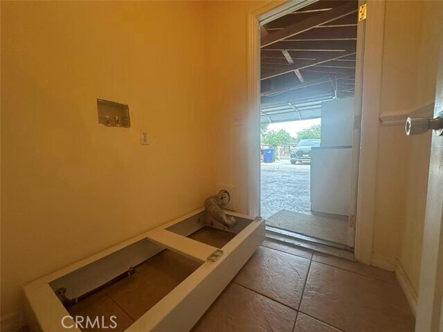 Building Photo - 928 S Bon View Ave