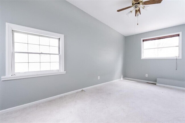 Building Photo - 132 Garden Ln