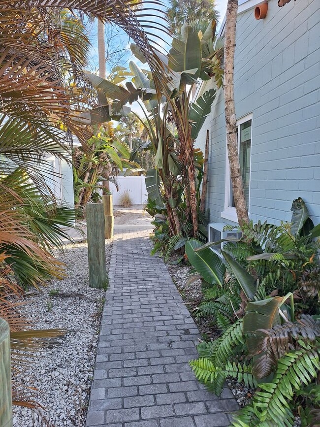 Building Photo - NSB FURNISHED EFFICIENCY UNIT-ALL UTILITIES INCLUDED INCLUDING WI-FI!