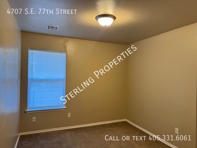 Building Photo - 4707 SE 77th St