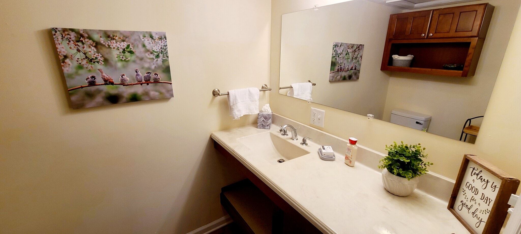 Building Photo - 496 Lawnview Dr