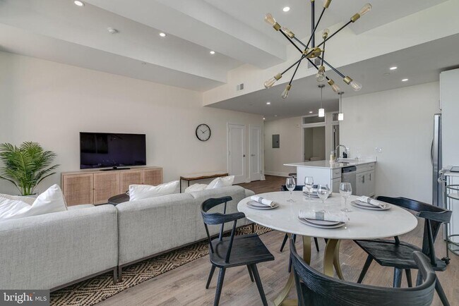 Building Photo - 150 S Independence Mall W