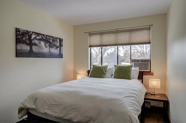 Building Photo - 2024 Goss St