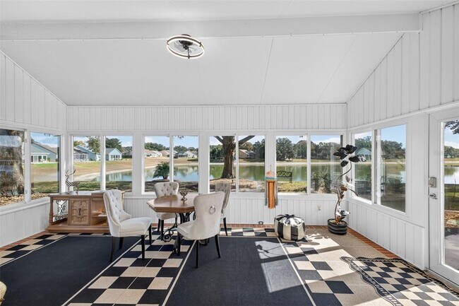 Building Photo - 411 Del Mar Dr