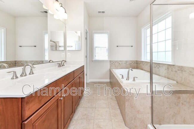 Building Photo - 21026 Potomac Trail Cir